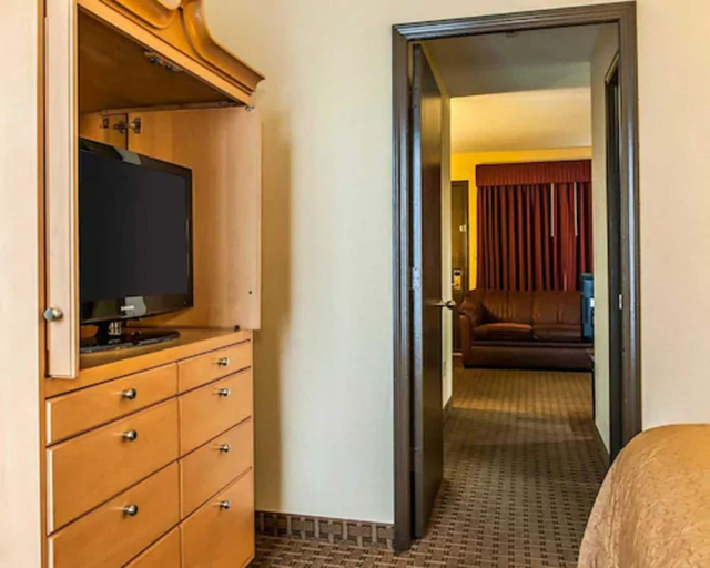 Bedroom 3, Quality Inn & Suites Shelbyville I-74, Shelby
