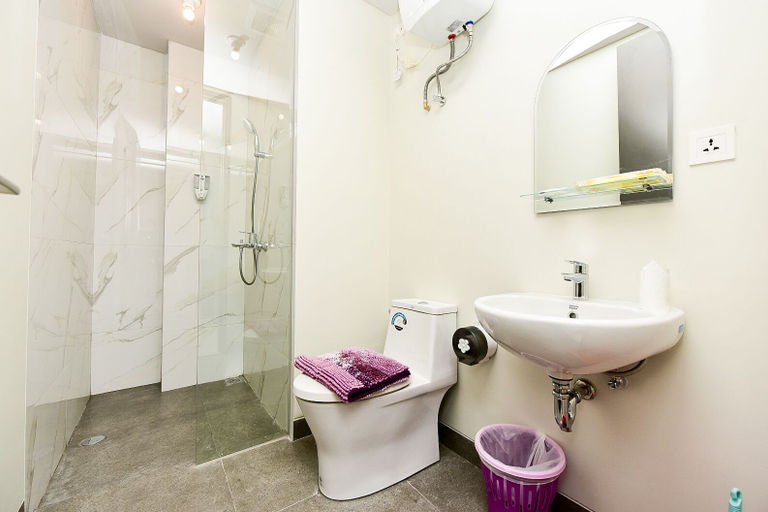 Bathroom 3, Lovina at One Residence, Batam