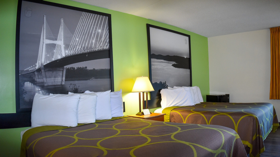 Bedroom 3, Super 8 by Wyndham Branson/Andy Williams Theater, Taney