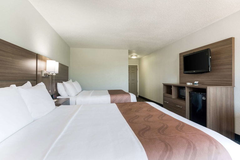 Bedroom 3, Quality Inn & Suites Ferdinand, Dubois