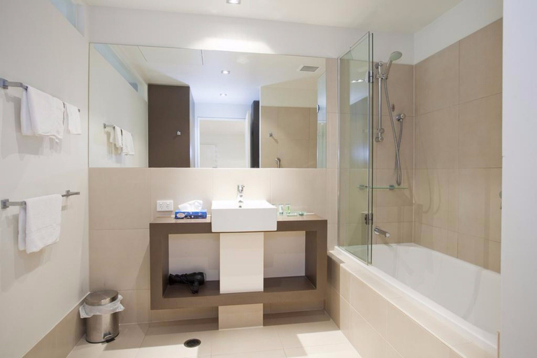 Bathroom 4, Beachfront Resort Torquay, Surf Coast - East
