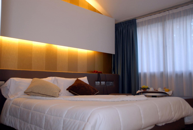 Bedroom 3, Green Hotel Motel, Varese