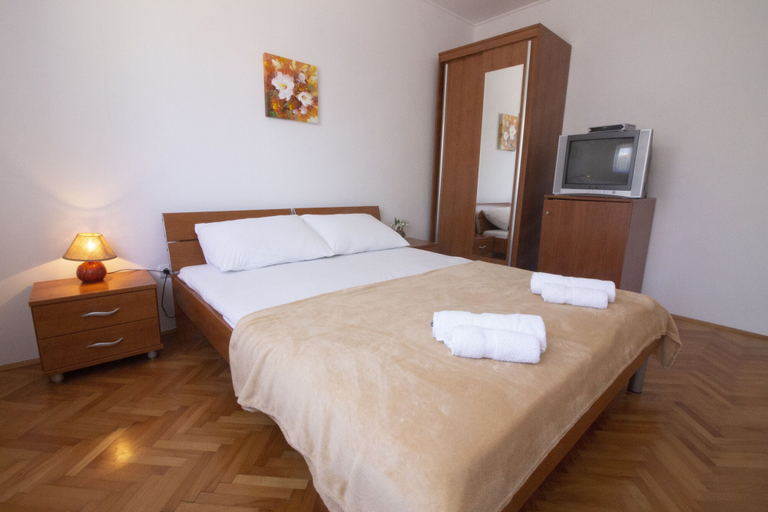 Bedroom 2, Studios & Rooms Fiesta, Novalja