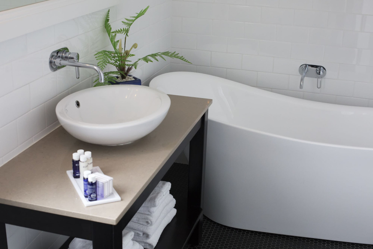 Bathroom 3, Seabreeze Hotel, Port Stephens