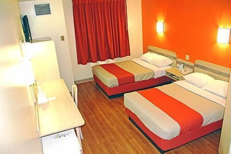 Bedroom 3, Motel 6 Milan, OH - Sandusky, Erie