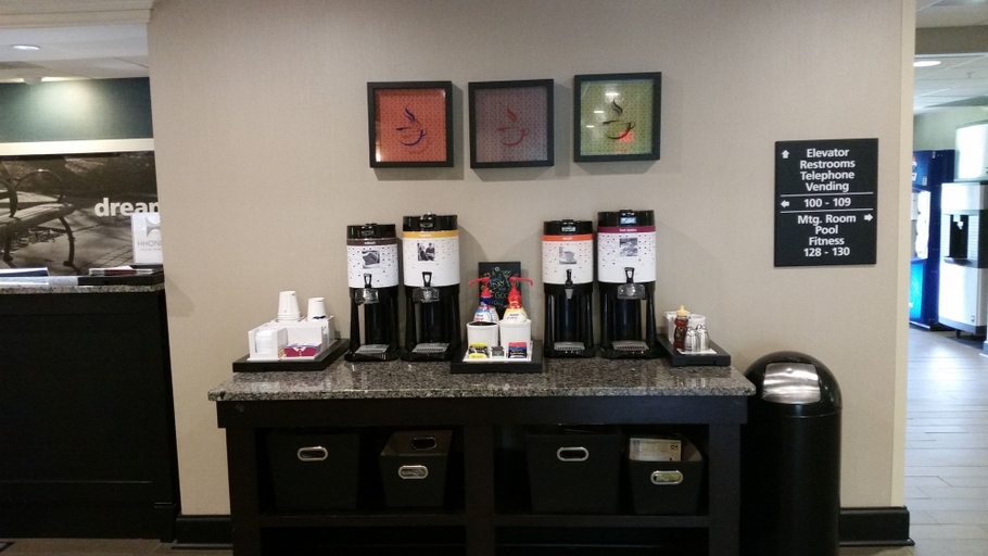 Food & Drinks 5, Hampton Inn Cortland, Cortland