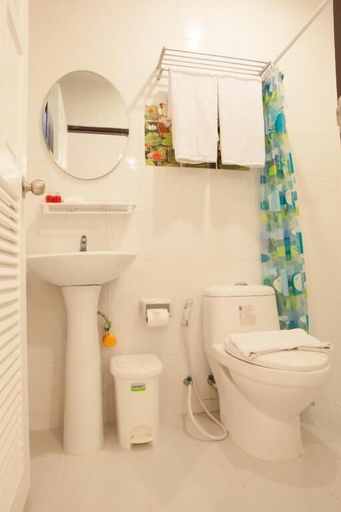 Bathroom 4, Phuket Airport Inn, Phuket Island