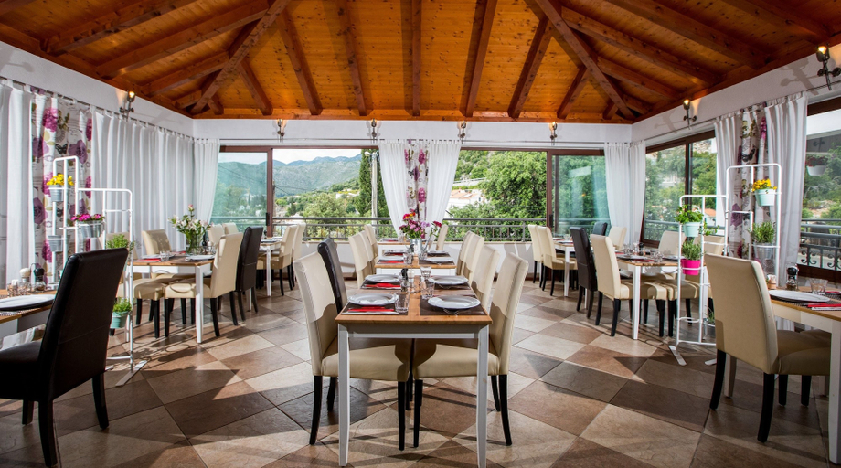 Food & Drinks 5, Villa Lanterna, Pojezerje
