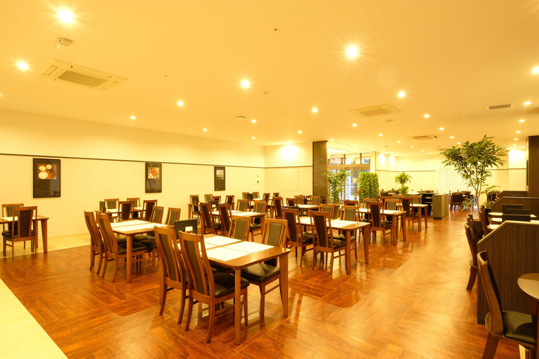 Food & Drinks 2, The Premium Hotel in Rinku, Tajiri