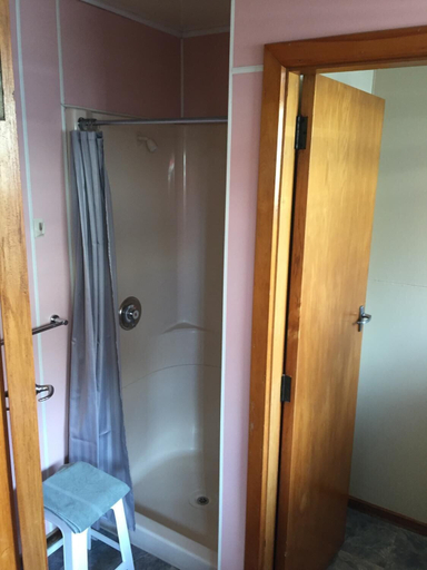 Bathroom 3, Alexandra Motor Lodge, Central Otago