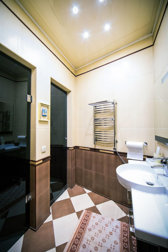 Bathroom 2, Ladomir Yauza, Eastern