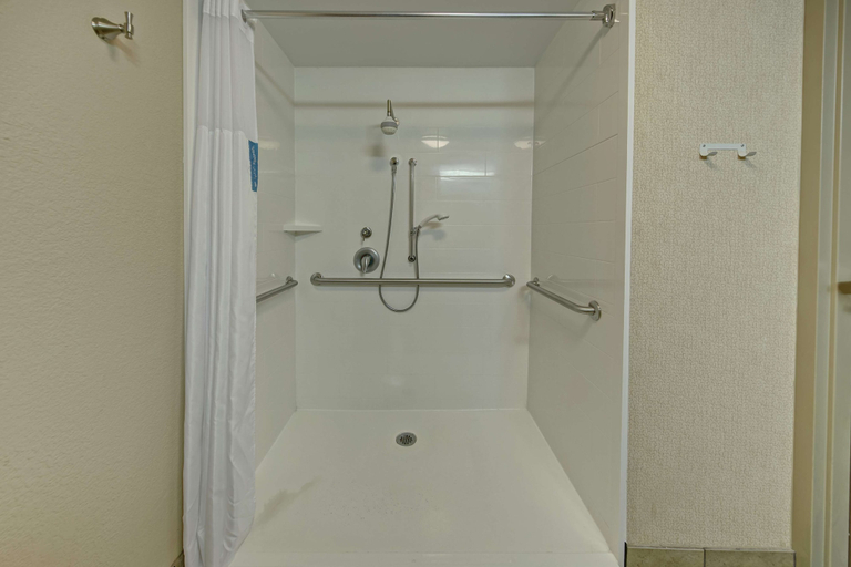 Bathroom 4, Hampton Inn & Suites Memphis-Wolfchase Galleria, Shelby