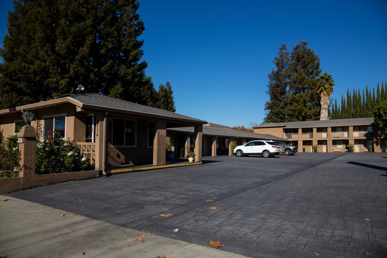 Exterior & Views 2, Sterling Inn, Santa Clara