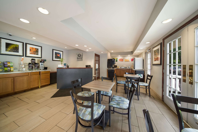 Food & Drinks 5, Quality Inn Great Barrington, Berkshire