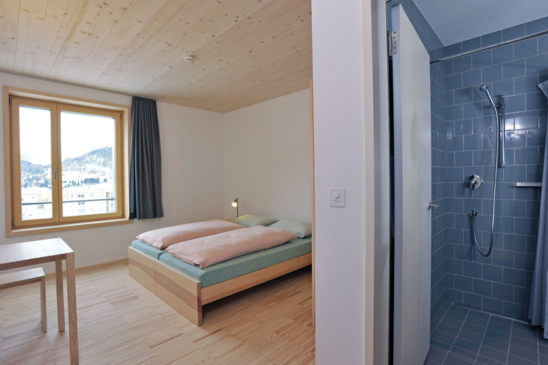 Bedroom 4, Youth Hostel St. Moritz, Maloja