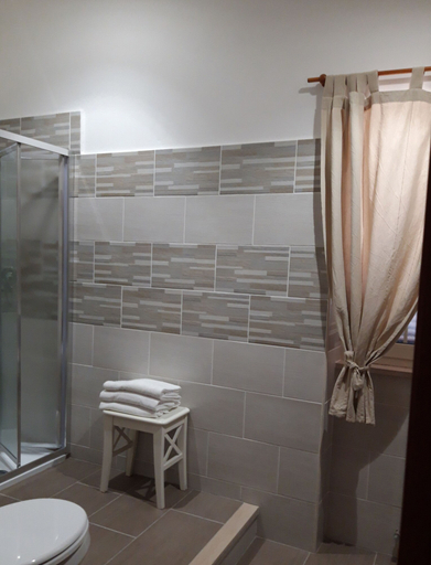 Bathroom 5, B&B Giorgia Airport, Roma