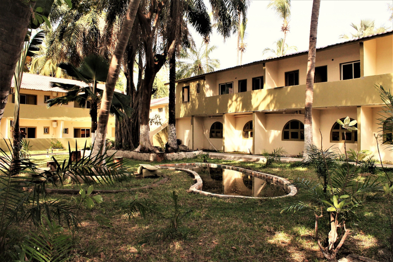 Exterior & Views 2, Badala Park Hotel, Kanifing