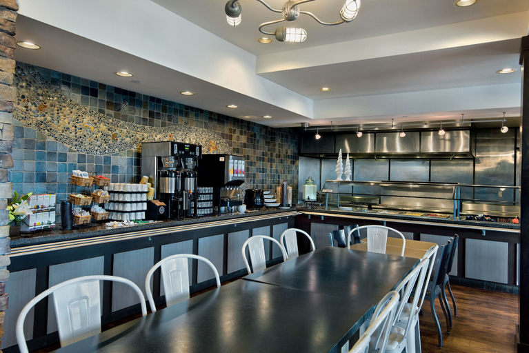 Food & Drinks 5, Oxford Suites Silverdale, Kitsap