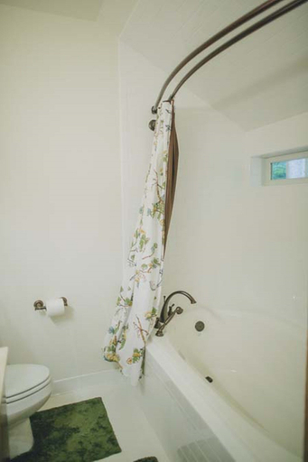 Bathroom 3, Stevenson Ridge, Spotsylvania
