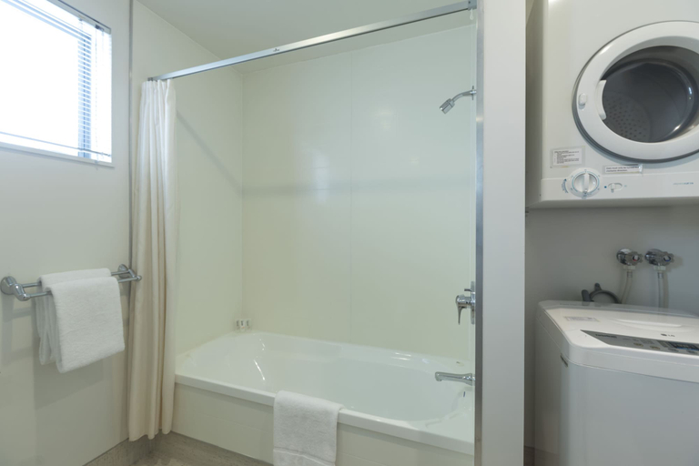 Bathroom 5, Quest Dunedin, Dunedin