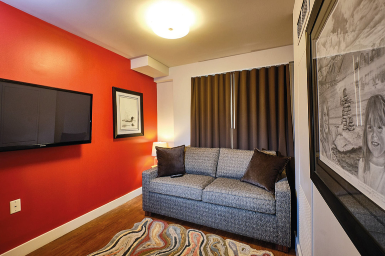 Others 5, Skwachàys Lodge, Greater Vancouver