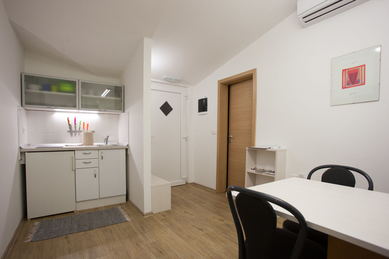Others 5, Apartments SHISHKA, Ljubljana