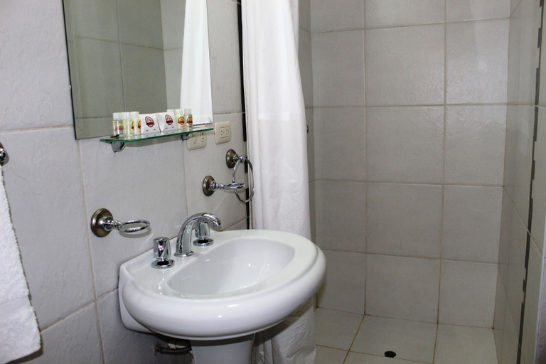 Bathroom 3, Hotel Cusco Jungle, Cusco