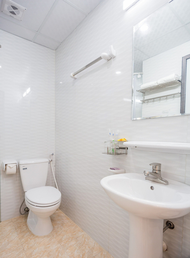 Bathroom 3, Cat Ba White Pearl, Cát Hải