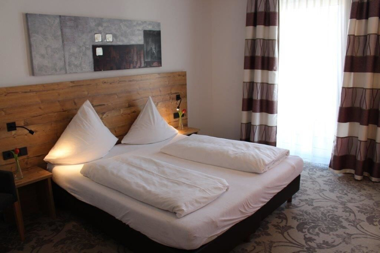 Bedroom 4, Hotel Häußler, Pfaffenhofen an der Ilm