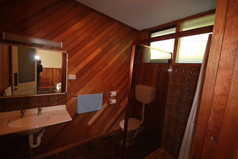 Bedroom 4, Pelicans Motel San Remo, Bass Coast Bal