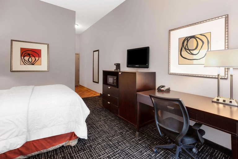 Bedroom 3, La Quinta Inn & Suites by Wyndham Lumberton, Hardin
