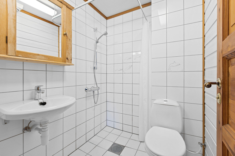 Bathroom 4, Glesvær Rorbu, Sund