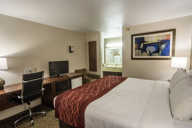 Bedroom 5, Richland Inn Lawrenceburg, Lawrence
