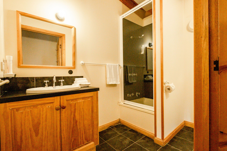 Bathroom, Freycinet Cottage 2, Glamorgan-Spring Bay