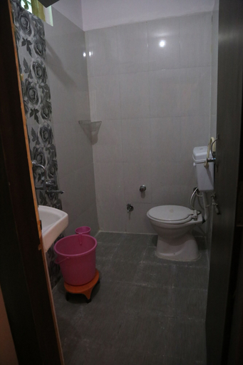 Bathroom 3, Hotel Shri Karani Vilas, Chittaurgarh