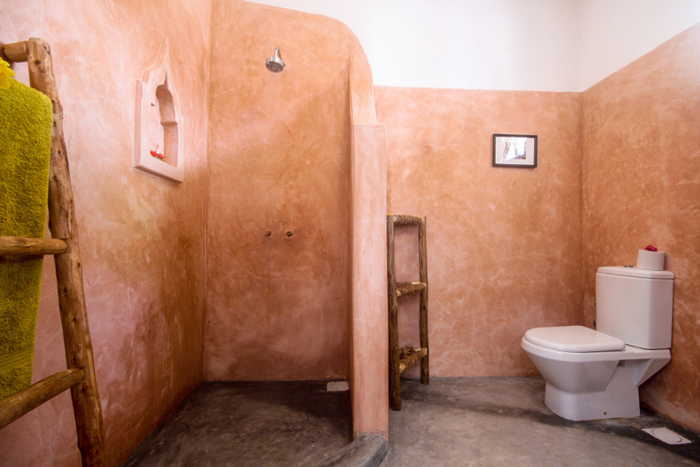 Bathroom, The Waterfront Zanzibar Beach Hotel, Kusini