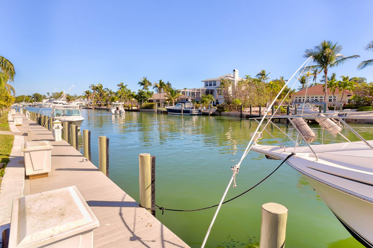 Others 5, Mariner Point 732, Lee
