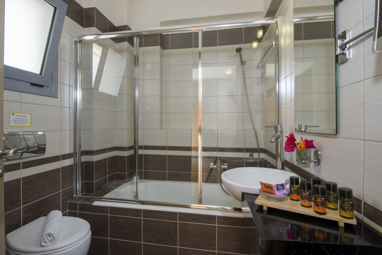 Bathroom 5, Isida Hotel, Crete