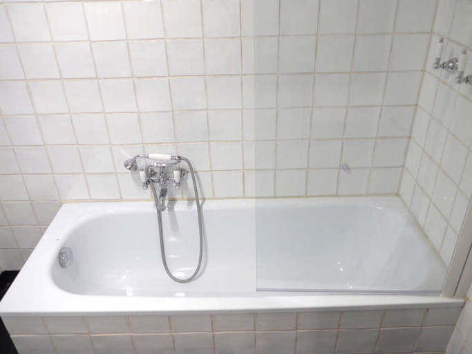 Bathroom 5, Giramondo Room and Breakfast, Genova