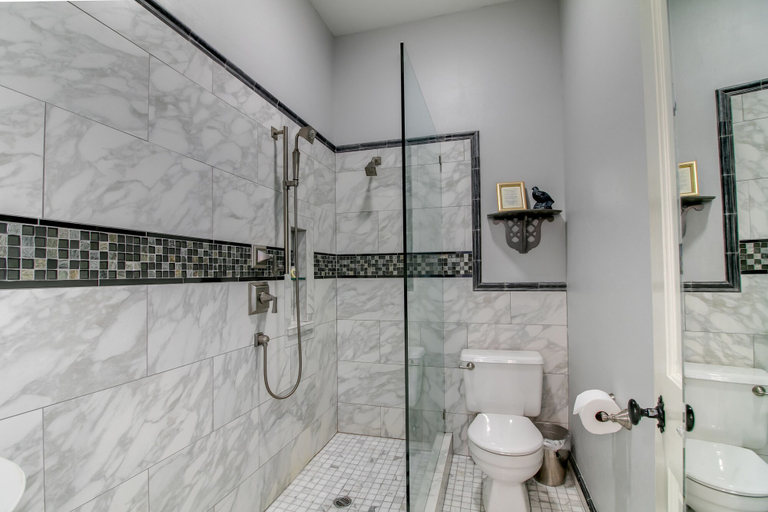 Bathroom 3, Winchester Inn, Jackson