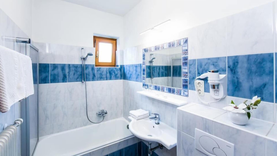 Bathroom 3, Familiengut Ertlhof, Spittal an der Drau