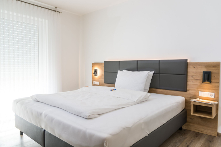 Bedroom 2, Waldhotel zum Bergsee Damme, Vechta