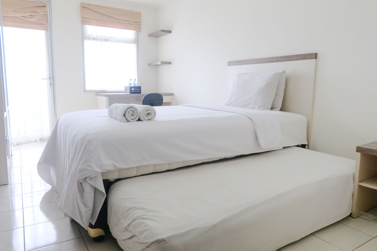 Bedroom 2, Good Deal Studio at Oxford Jatinangor Apartment By Travelio, Sumedang