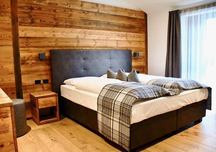 Bedroom 3, Hotel Alpenrose, Trento