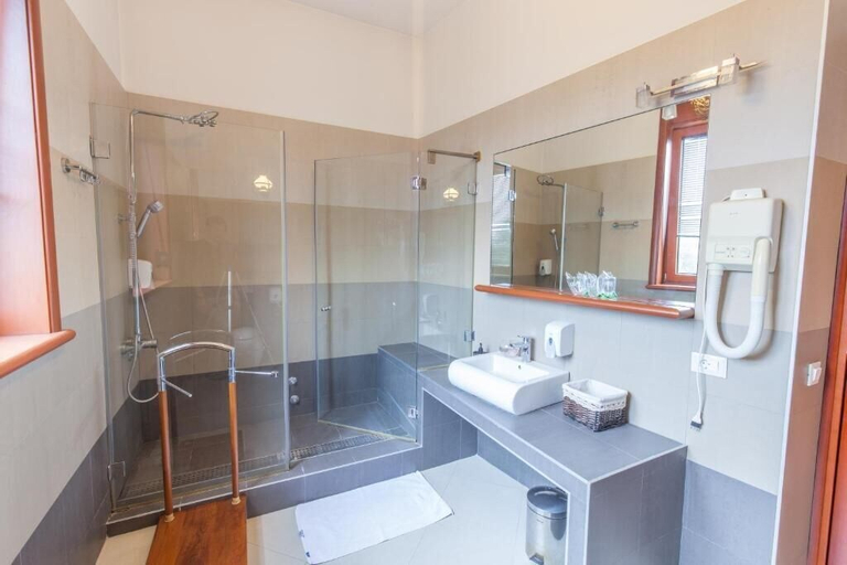 Bathroom 4, Belgrade Hills Villa and Suites, Belgrade