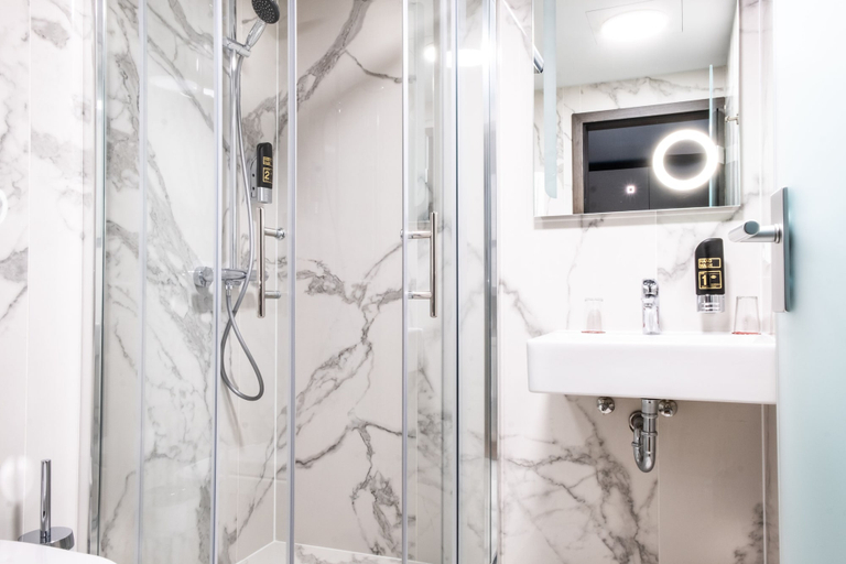 Bathroom 4, Hotel Knote, Böblingen