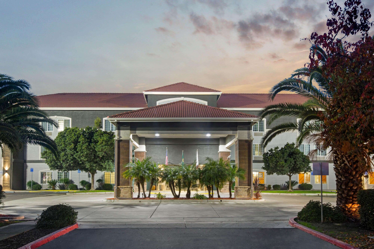 La Quinta Inn & Suites by Wyndham Visalia/Sequoia Gateway, Tulare