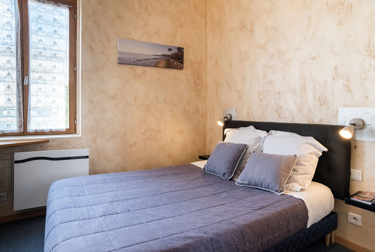 Bedroom 4, Hôtel de la Gare, Gironde