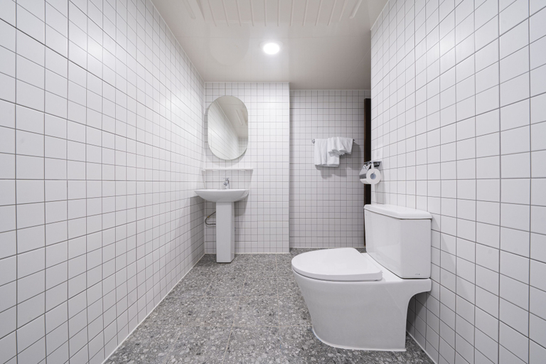 Bathroom 4, The Shourin in Daejeon, Daedeok