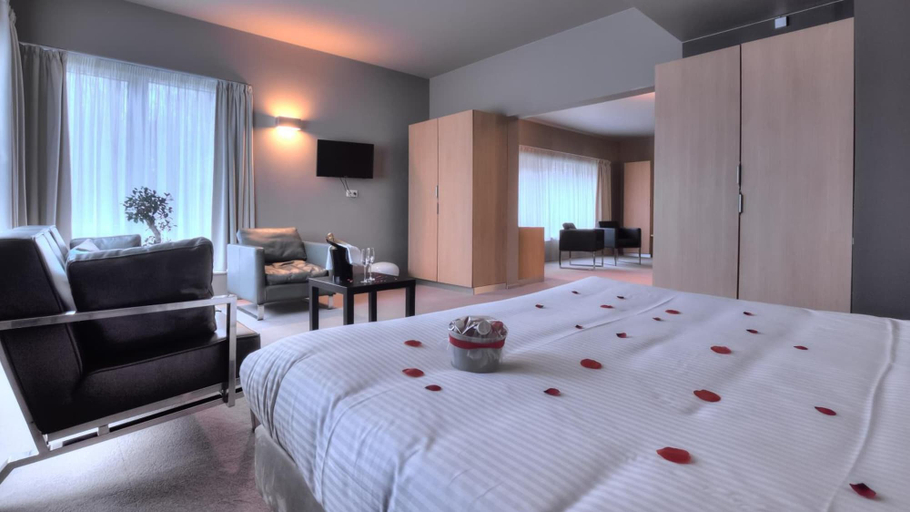 Bedroom 3, Utopia Hotel, Hainaut